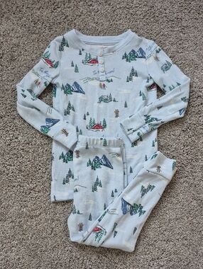 Wondershop White Mountain Cabin Print Kids Pajama Set